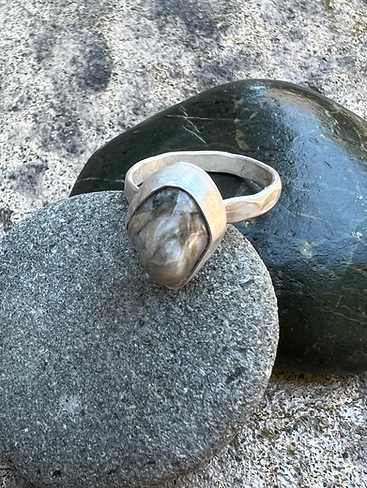 Sterling Silver Stacker Ring with Oregon Coast Grey Marbled Jasper - Size 5.5